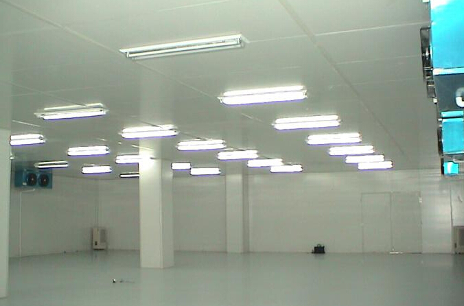 規(guī)范的化學(xué)工業(yè)品防爆冷藏庫設(shè)計現(xiàn)場